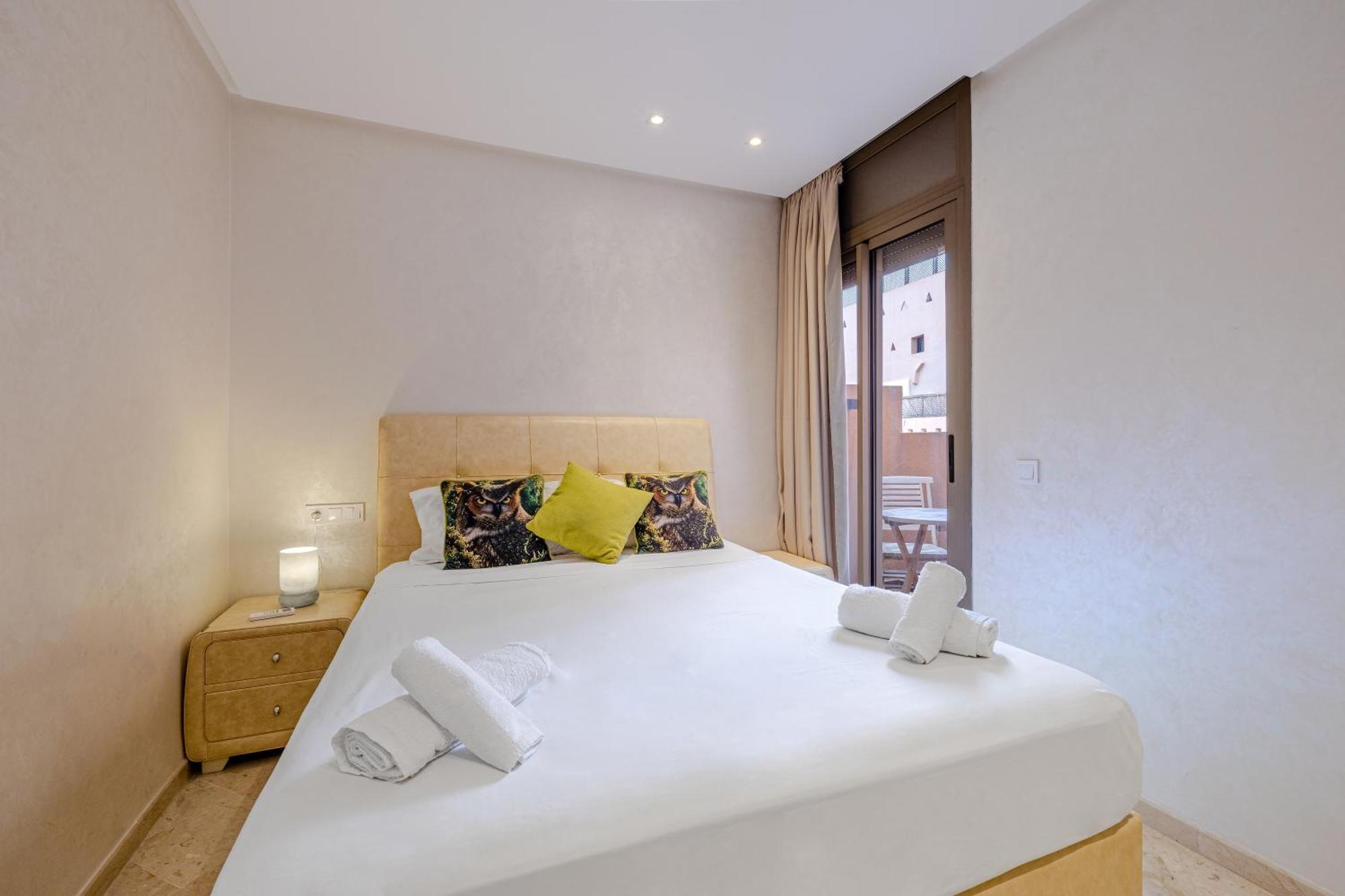Apartment Brand New And Stylish Location *
