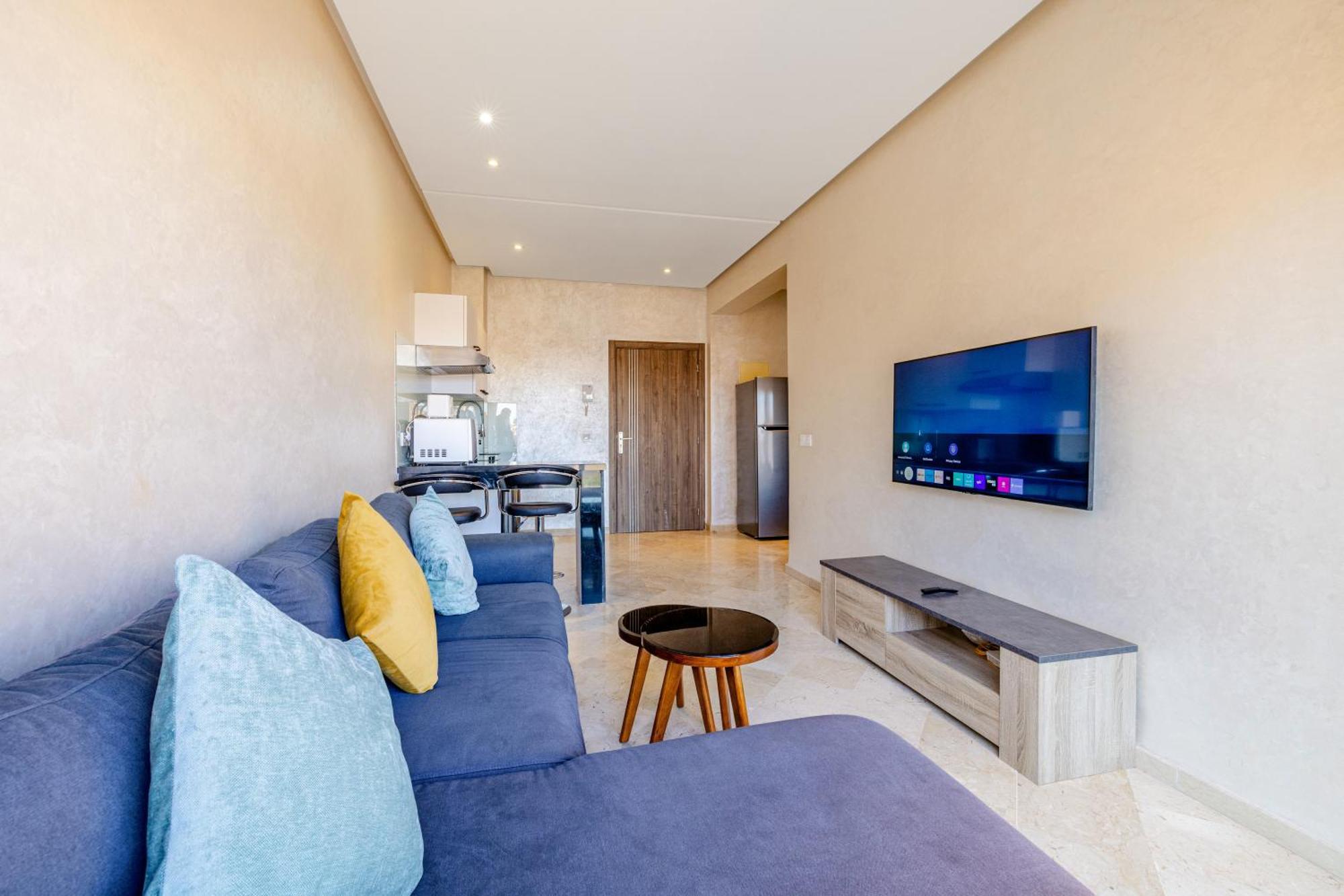 Apartment Brand New And Stylish Location